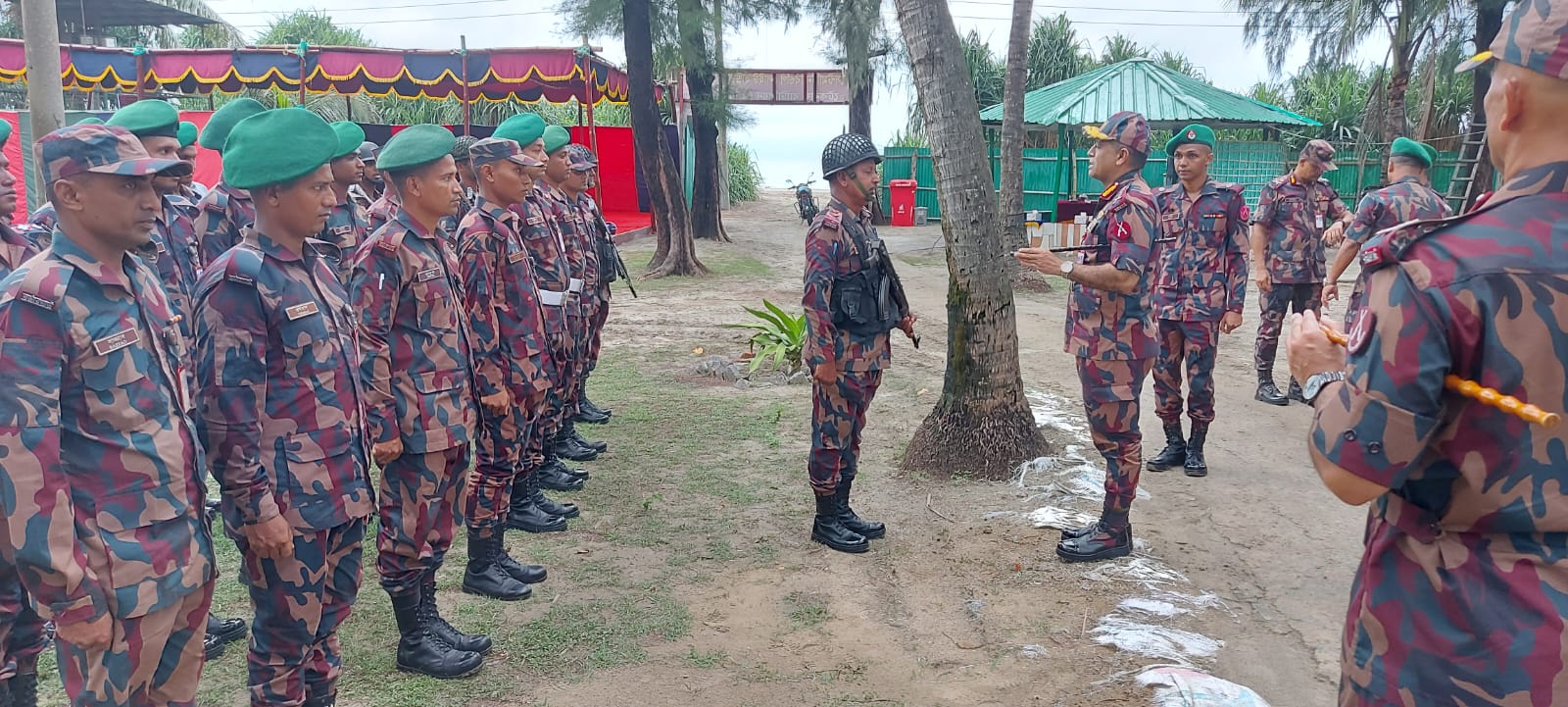 সীমান্ত পরিস্থিতি পর্যবেক্ষণে সেন্টমার্টিন পরিদর্শন করলেন বিজিবি মহাপরিচালক