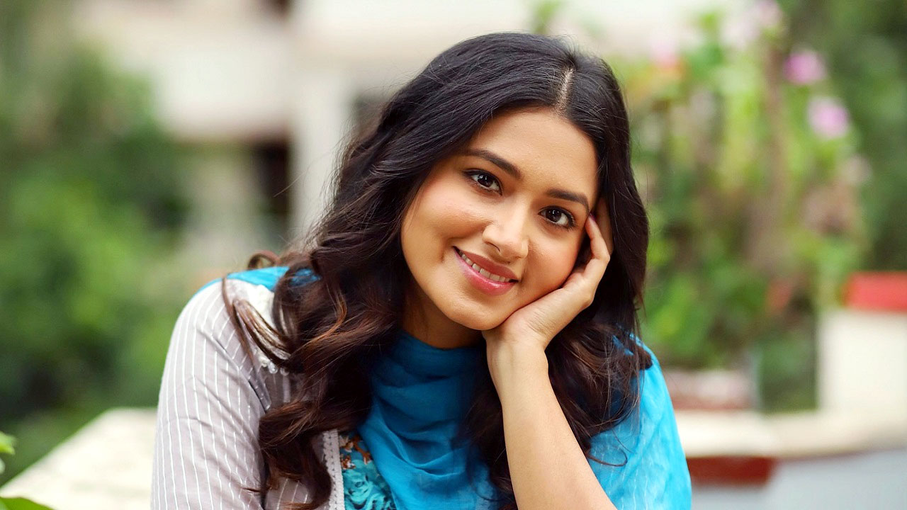 ভারতের সিনেমা থেকে সরে এলেন তাসনিয়া ফারিণ