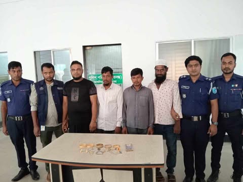 আশুলিয়ায় নগদ টাকা ও মালামালসহ ৪ ডাকাত গ্রেপ্তার