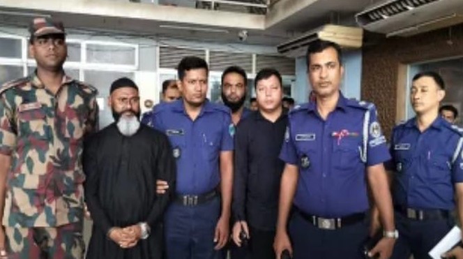 বেনাপোল আন্তর্জাতিক চেকপোস্ট থেকে আ.লীগ নেতা রুস্তমখন্দকার গ্রেপ্তার