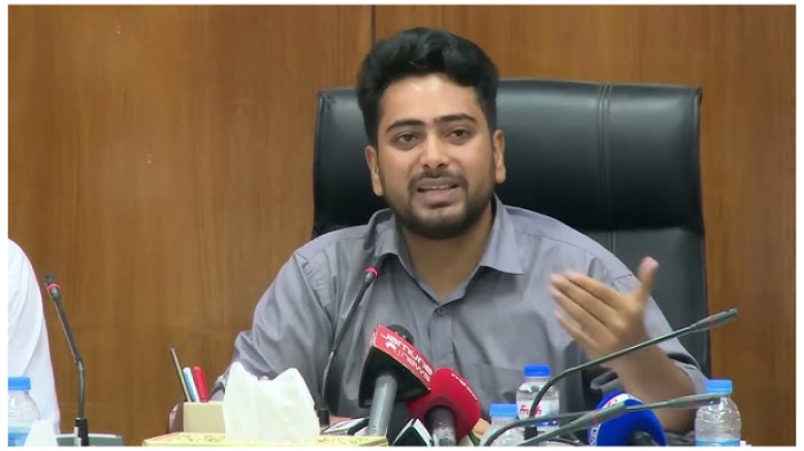 শেখ হাসিনা রাজনীতি করার জন্য আর দেশে ফিরতে পারবেন না
