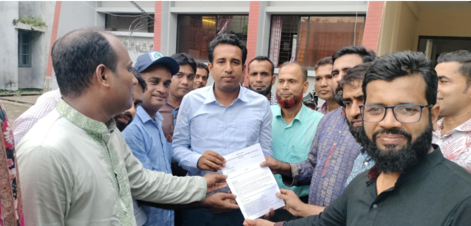 নড়াইলে ১০ম গ্রেডে বেতন বাস্তবায়নের দাবিতে কালিয়ায় সরকারি প্রাথমিক বিদ্যালয়ের সহকারি শিক্ষকদের মানববন্ধন