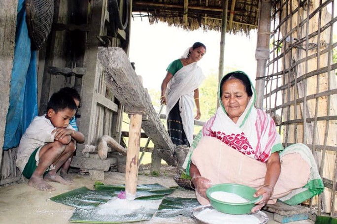 ধীরে ধীরে গ্রামীণ ঐতিহ্য ঢেঁকির মহা প্রয়াণ